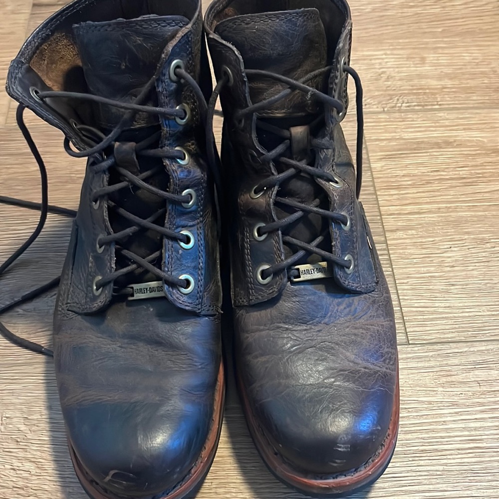 Size 8 men. Brown Harley-Davidson riding boots
